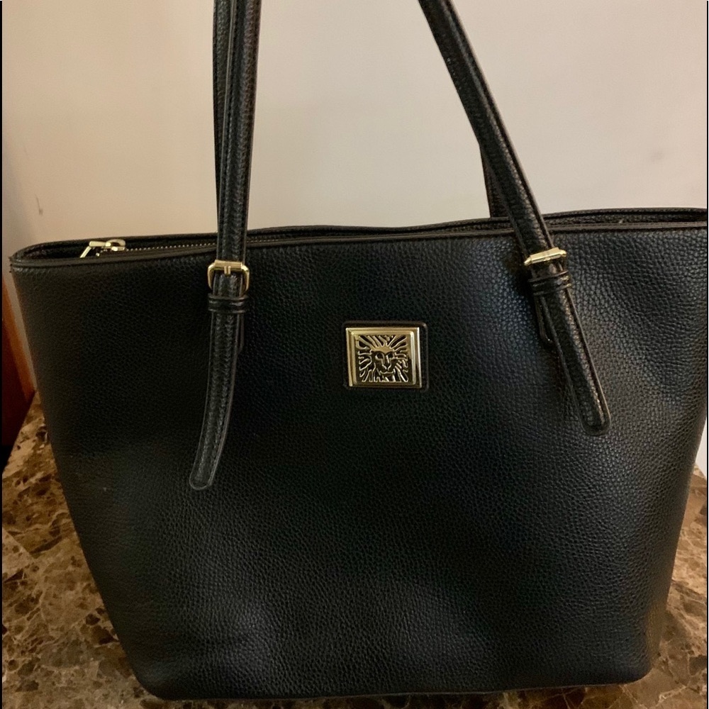Large Ann Klein Purse, black with gold zipper
